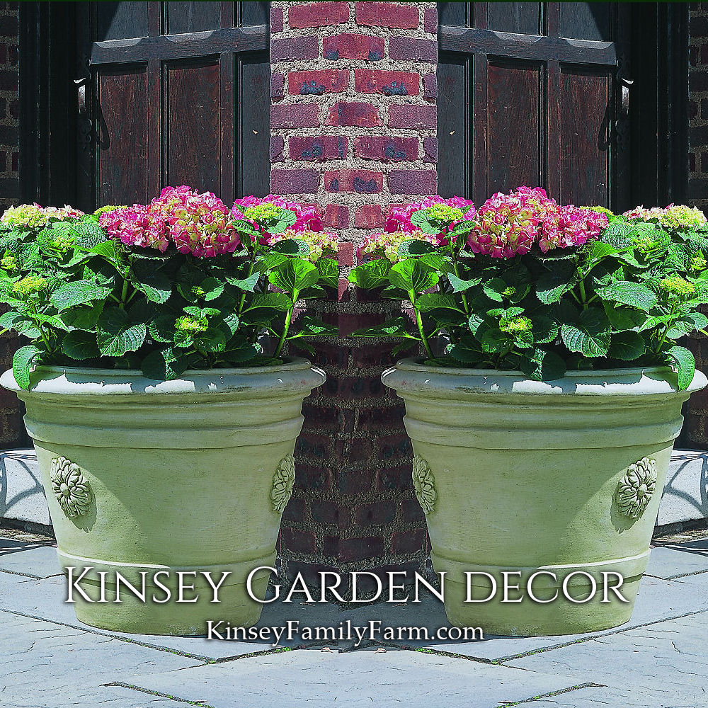 https://www.kinseyfamilyfarm.com/s/wp-content/uploads/planters-stone/Certosa-Medallion-Large-Outdoor-Planters.jpg