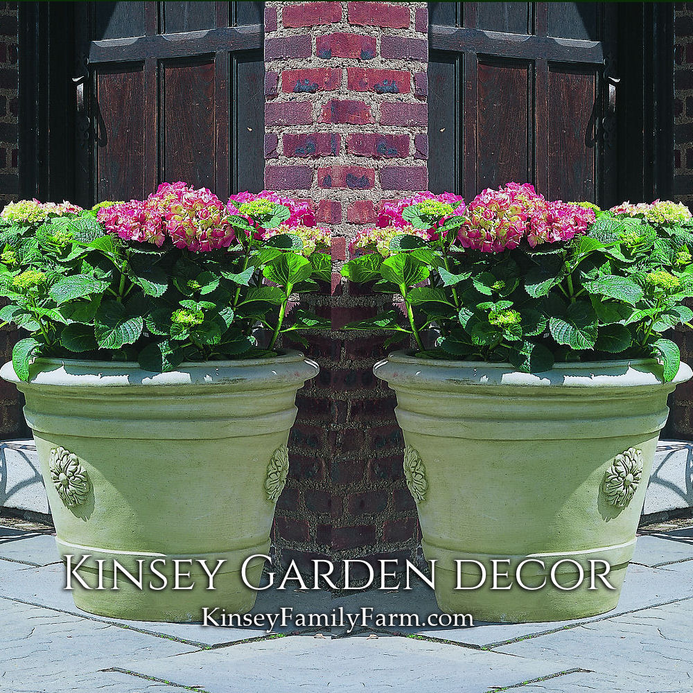 Certosa Medallion Planter Outdoor Set Kinsey Garden Decor