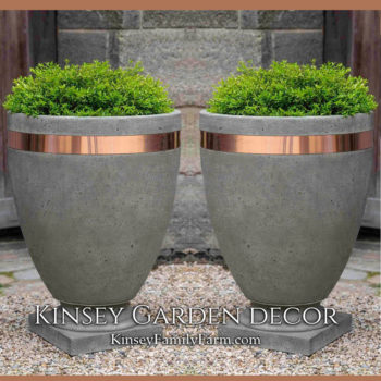 Kinsey Garden Decor Moderne Tall Planters
