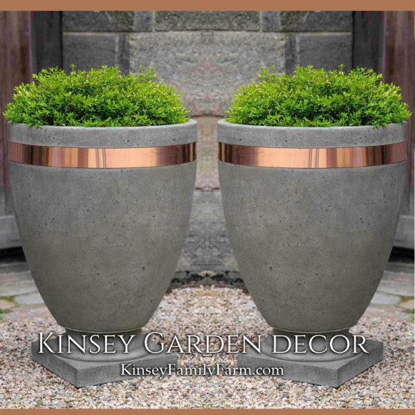 Kinsey Garden Decor Moderne Tall Planters
