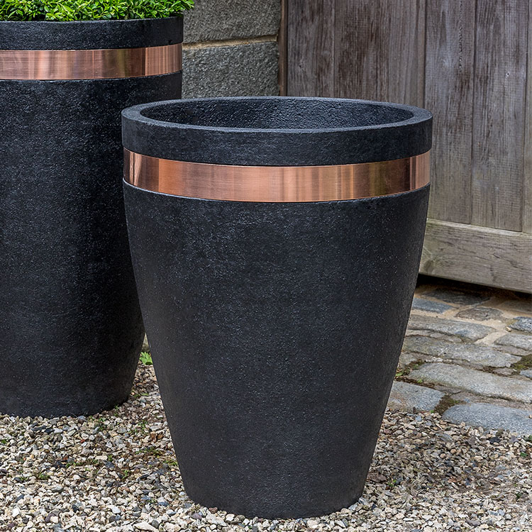 Moderne Tapered Tall Outdoor Planters Set Kinsey Garden Decor