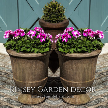 Kinsey Garden Decor Pascal Urn small Planter set