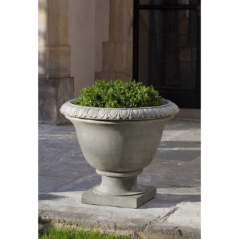 Kinsey Garden Decor Easton Urn