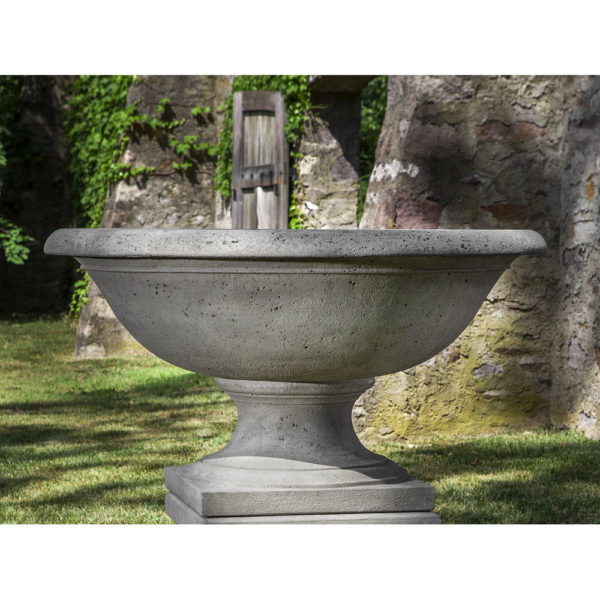 Kinsey Garden Decor Monteros Urn Planter