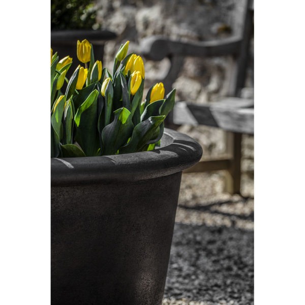 Kinsey Garden Decor Palo Alto Planter