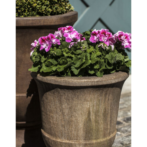 Kinsey Garden Decor Pascal Urn Planter