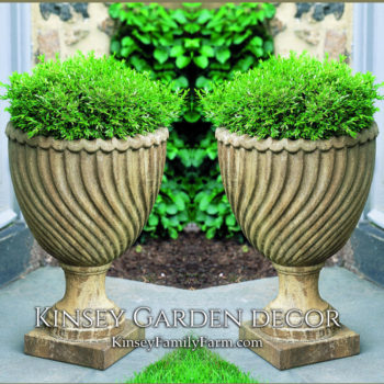 Kinsey Garden Decor Ravenna Urn