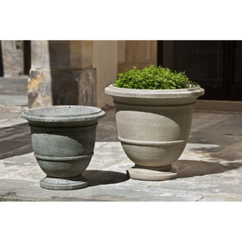 Kinsey Garden Decor Relais Urn Planters