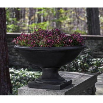 Kinsey Garden Decor Savannah Urn Planter