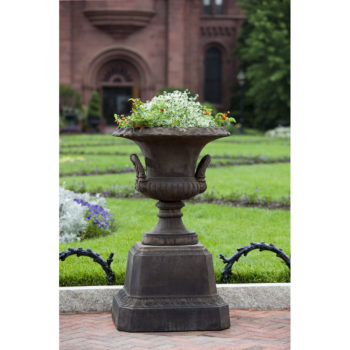 Kinsey Garden Decor L'Enfant Urn