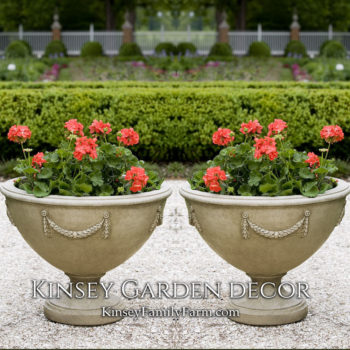 Kinsey Garden Decor Planter Williamsburg Neoclassic Urn