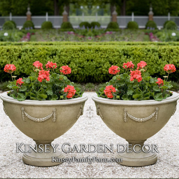 Kinsey Garden Decor Planter Williamsburg Neoclassic Urn