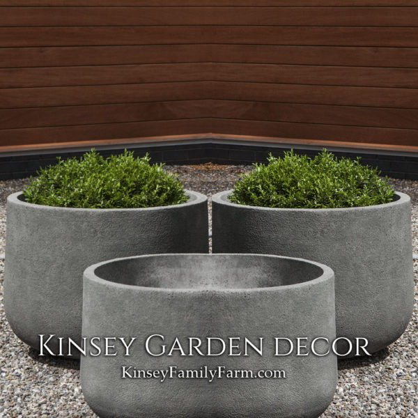 Kinsey Garden Decor Tribeca Medium Planter set