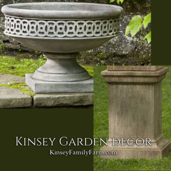 Kinsey Garden Decor williamsburg fretwork urn greenwich pedestal