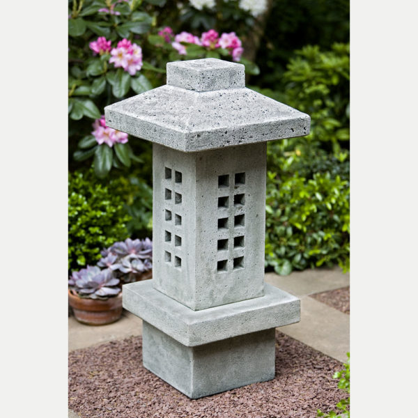 Kinsey Garden Decor Naka Lantern Statue
